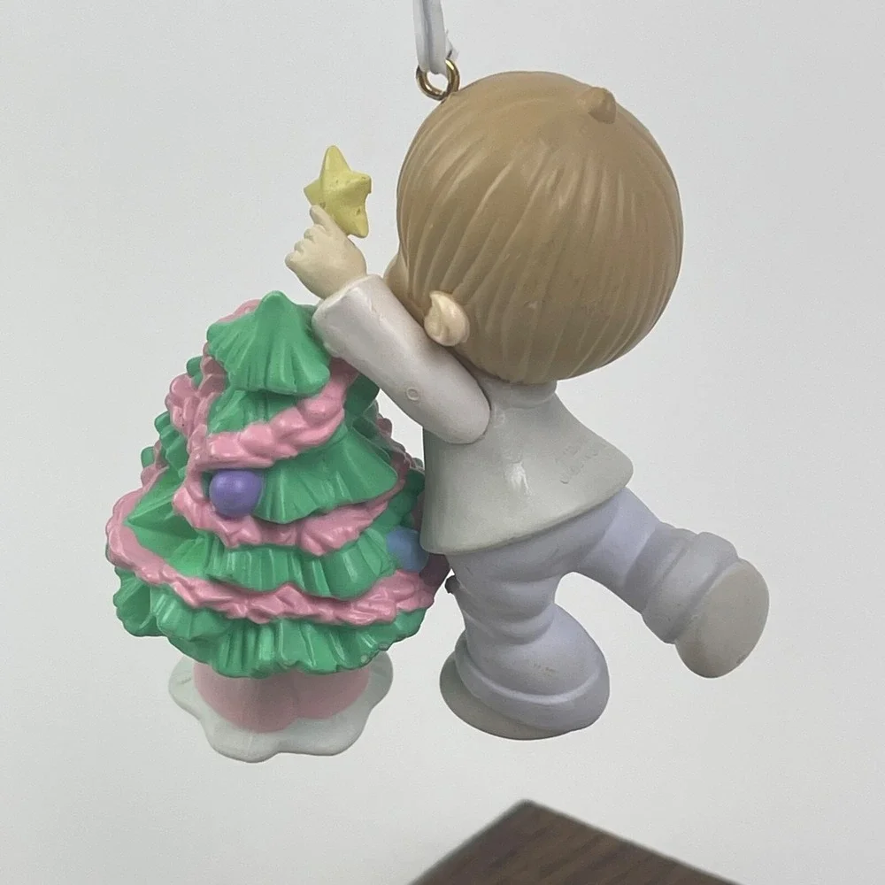 Precious Moments Christmas Ornament Home for the‎ Holidays Star on Tree 1995